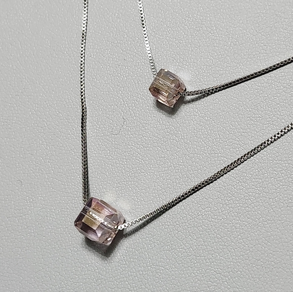 Silver double chain pink cubes Necklace - Picture 5 of 7